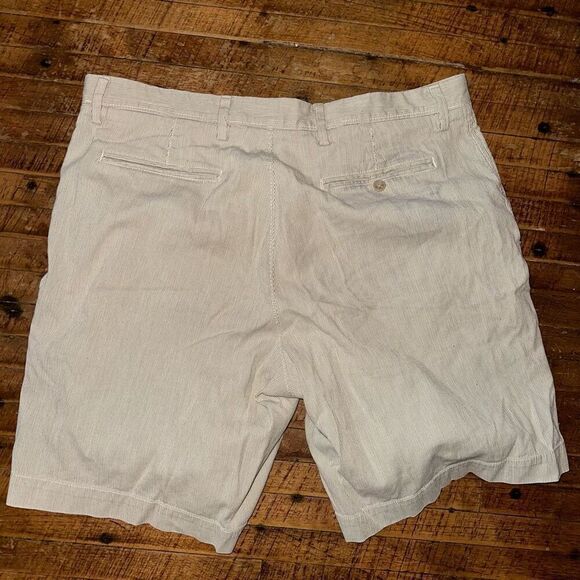 Banana Republic flat front pin stripe 36 business casual shorts - Picture 3 of 3